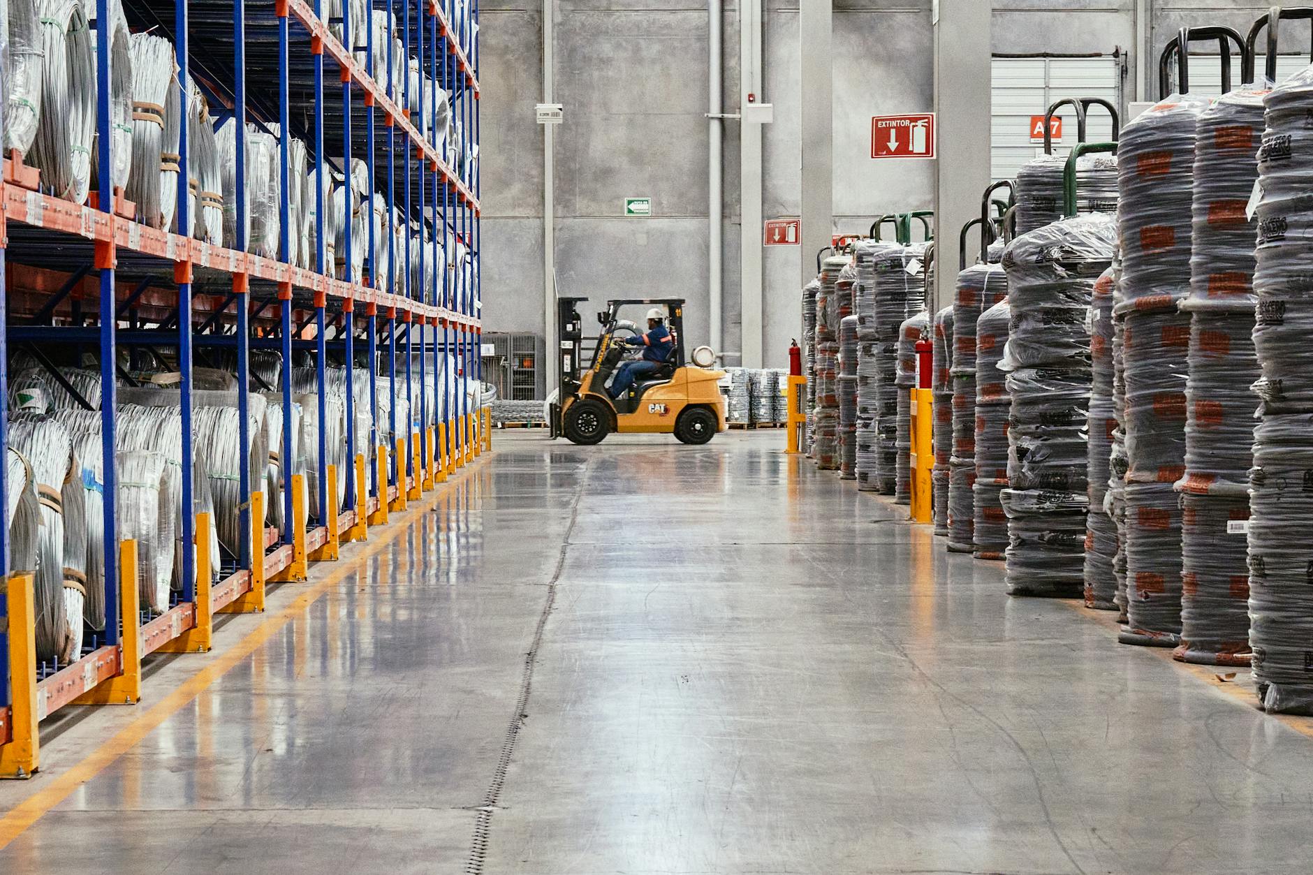 How Logistics Companies Make Money: Revenue Models Explained